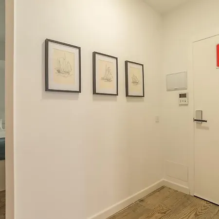 Modern Brand New Centre 2 Апартаменти Торрев'єха