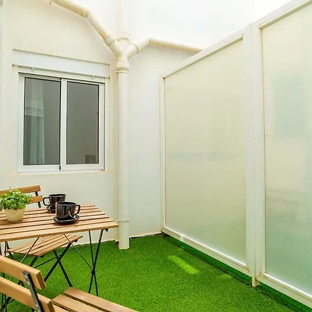 Апартаменти Modern Brand New Centre 2 *