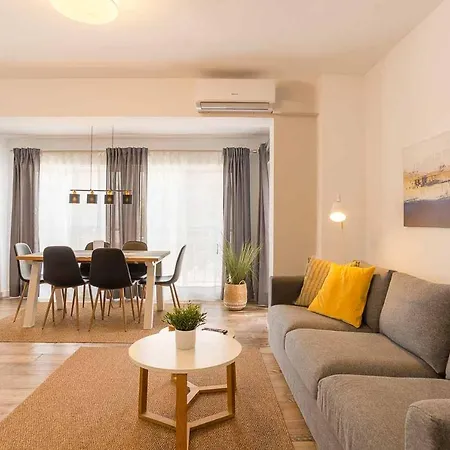 Modern Brand New Centre 2 شقة *